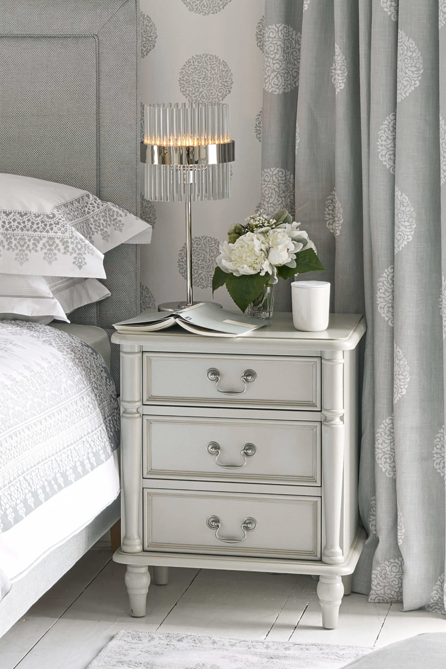 Laura Ashley Clifton 3 Drawer Bedside Table (Dove Grey) –  willowandgreenfurniture