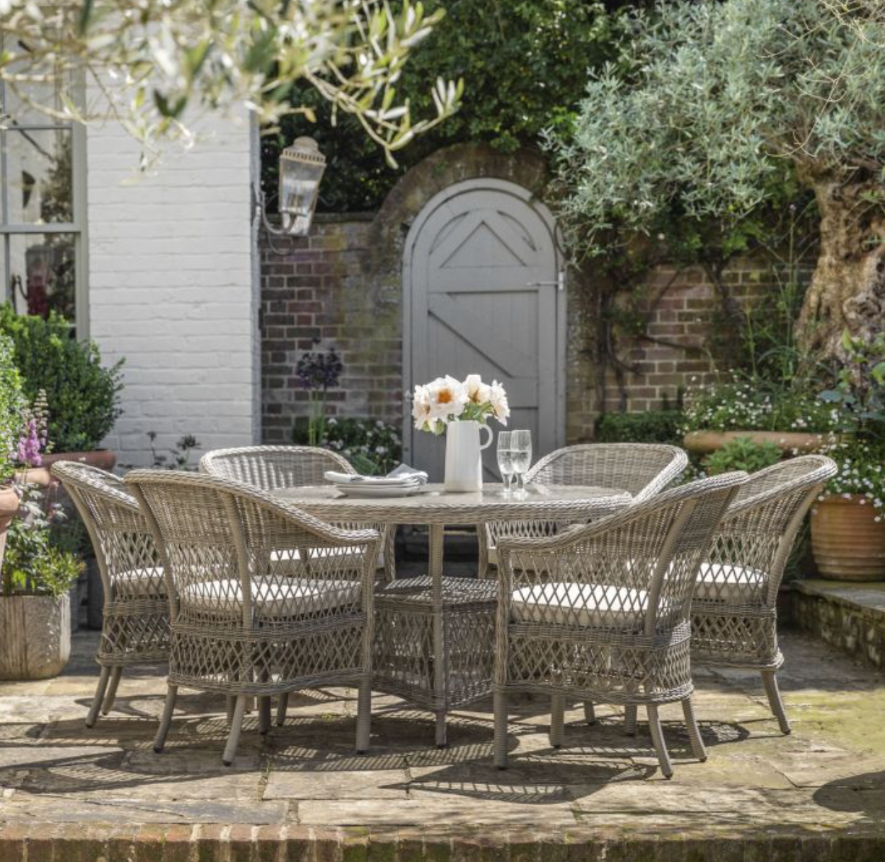 Menton 6 Seater Outdoor Dining Set